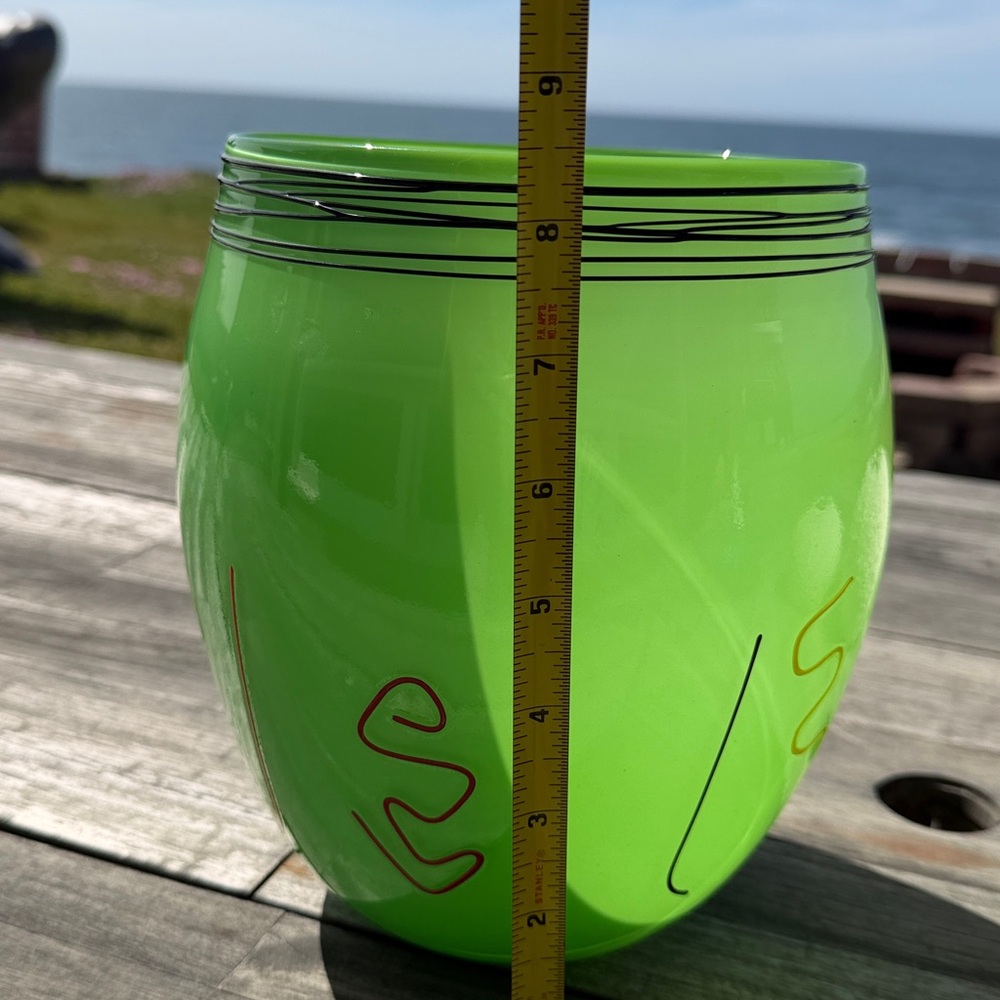 RARE - Vintage Donald Carlson Signed Green Art Glass Vase, Hand Blown, c. 1970s - Picture 9 of 9